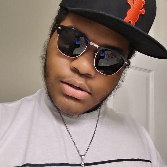 Meet your Posher, Cedric - Picture 1 of 1